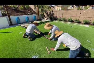 Instalacion pasto sintético para jardines funcionales y de bajo mantenimiento