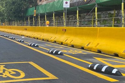 Separadores viales que mejoran el orden y la seguridad del tránsito