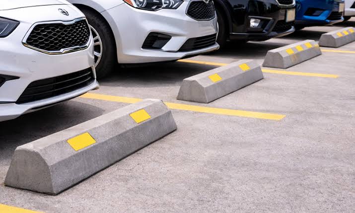 Topes de Estacionamiento: Tipos, Ventajas y Cómo Elegirlos 1 Topes de Estacionamiento: Tipos, Ventajas y Cómo Elegirlos