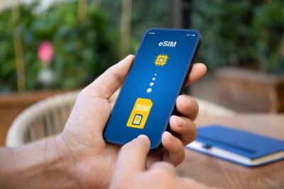 Comprar eSIM internacional: cómo elegir una opción para conectarte en cualquier país